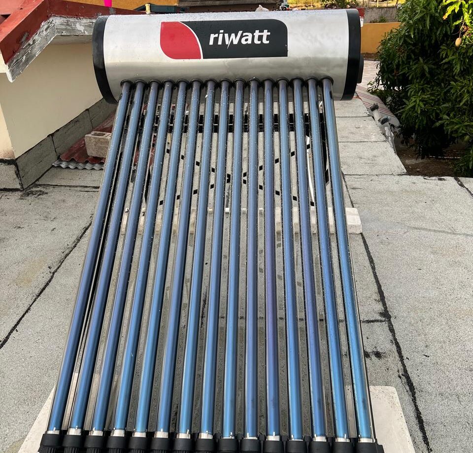 40-GalloSolar-Water-Heater-Installed-at-Old-Harbour